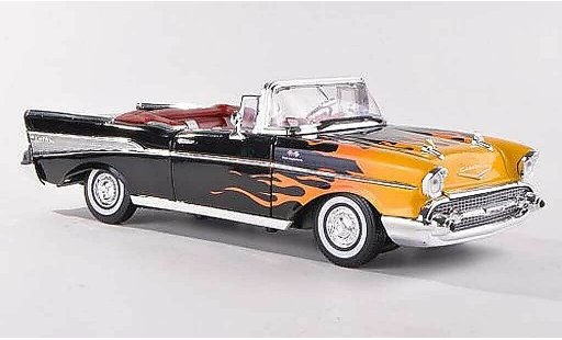 Chevrolet Bel Air Convertible 1/18 Motormax 1957 Cabrio schwarz mit Flammendekor modellautos