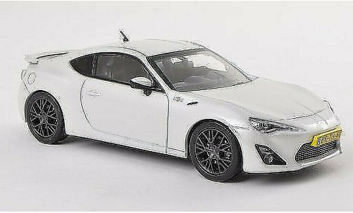 Toyota 86 2012 1/43 Triple 9 Collection weiss modellautos