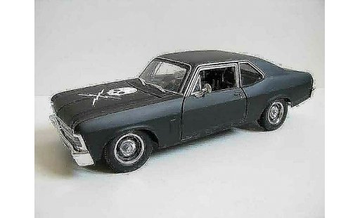 Chevrolet Nova Coupe 1/18 Maisto death proof modellautos