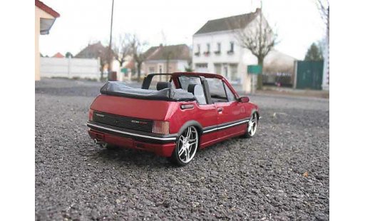 Peugeot 205 CTI 1/18 Solido rot metallized modellautos