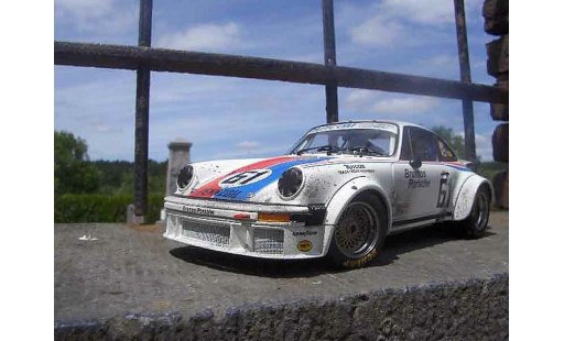 Porsche 934 Base 1/18 Exoto rsr #61 brumos finish line modellautos