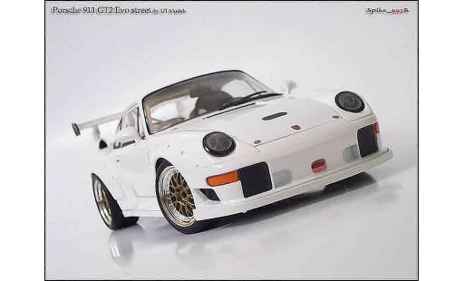 Porsche 911 GT2 1/18 Ut Models evo street modellautos