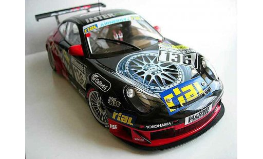 Porsche 911 GT3 RSR 1/18 Autoart yokohama modellautos