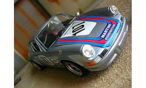 Porsche 911 RS 1/18 Universal Hobbies 2.7 martini modellautos