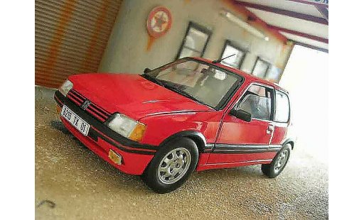 Peugeot 205 GTI 1/18 Solido 1.9 rot vallelunga modellautos