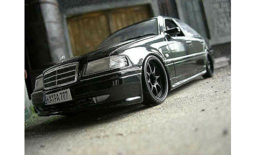 Mercedes Classe C AMG 1/18 Ut Models 36 schwarz modellautos