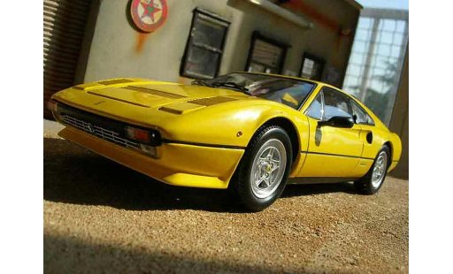 Ferrari 308 GTB 1/18 Kyosho quattrovalvole gelb modellautos