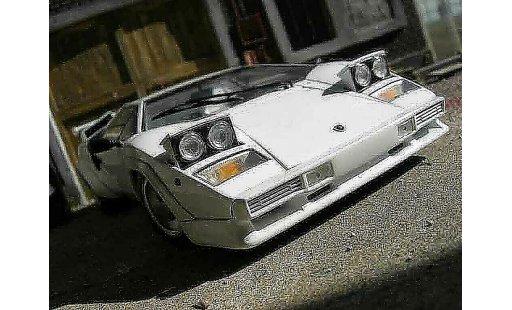 Lamborghini Countach 5000 Quattrovalvole 1/18 Kyosho weiss modellautos