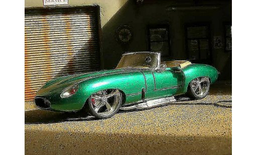 Jaguar E-Type 1961 1/18 Burago dub modellautos