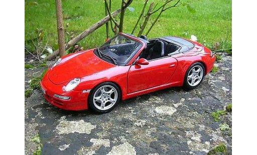 Porsche 911 Cabriolet 1/18 Maisto Cabrio S rot modellautos