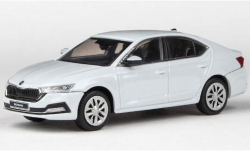 Modellautos Skoda Octavia 1/43 Abrex IV mettalic weiss 2020 Skoda Octavia 1/43 Abrex IV mettalic weiss 2020 modellautos