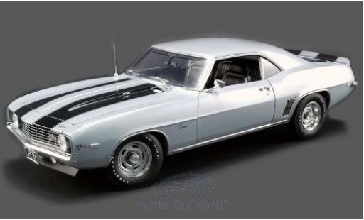 Modellautos Chevrolet Camaro 1/18 ACME Z28 silber/schwarz 1969 Chevrolet Camaro 1/18 ACME Z28 silber/schwarz 1969 modellautos