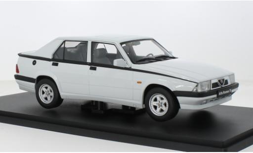 Modellautos Alfa Romeo 75 1/18 Triple 9 Collection weiss Triple 9 Coll 1:18 Alfa Romeo 75 1/18 Triple 9 Collection weiss Triple 9 Coll 1:18 modellautos