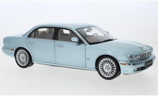 Jaguar XJ 1/18 Almost Real 6 (X350) metallise bleu clair 2006 modellautos