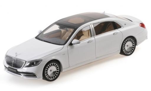 Modellautos Mercedes CLA 1/18 Almost Real Maybach Classe S mettalic weiss 2019 Mercedes CLA 1/18 Almost Real Maybach Classe S mettalic weiss 2019 modellautos