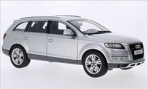 Audi Q7 suv 1/18 Kyosho grau 2013 modellautos
