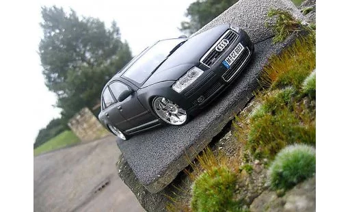 Audi A8 berline 1/18 Motormax 4.2 TDI dub modellautos