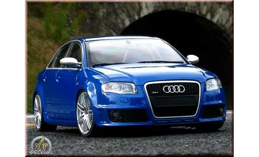 Audi RS4 berline 1/18 Minichamps blau kit suspension rabaissee modellautos