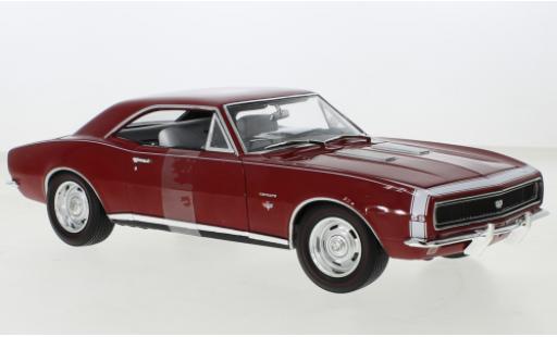 Modellautos Chevrolet Camaro 1/18 Auto World SS/RS rot 1967 Chevrolet Camaro 1/18 Auto World SS/RS rot 1967 modellautos