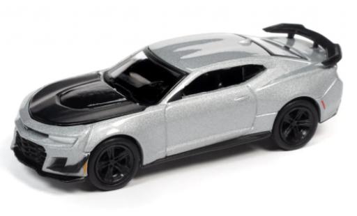 Modellautos Chevrolet Camaro 1/64 Auto World ZL1 1LE d 2019 Chevrolet Camaro 1/64 Auto World ZL1 1LE d 2019 modellautos
