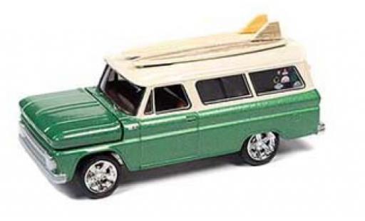 Modellautos Chevrolet Suburban 1/64 Auto World metallise vert/beige clair 1965 Chevrolet Suburban 1/64 Auto World metallise vert/beige clair 1965 modellautos