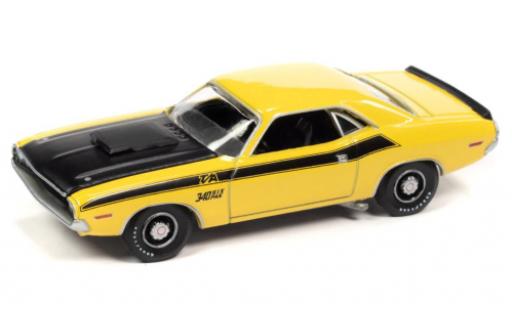 Modellautos Dodge Challenger 1/64 Auto World T/A jaune/noire 1970 Dodge Challenger 1/64 Auto World T/A jaune/noire 1970 modellautos