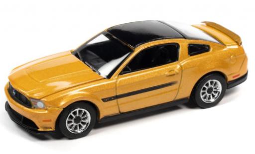 Ford Mustang 1/64 Auto World GT/CS metallise gelb 2012 modellautos