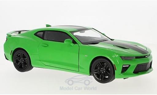 Modellautos Chevrolet Camaro SS 1/18 Auto World SS grün/schwarz 2017 Chevrolet Camaro SS 1/18 Auto World SS grün/schwarz 2017 modellautos