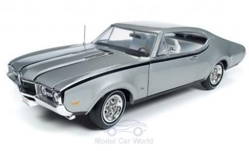 Modellautos Oldsmobile Cutlass 1/18 Auto World Hurst silber 1968 Oldsmobile Cutlass 1/18 Auto World Hurst silber 1968 modellautos