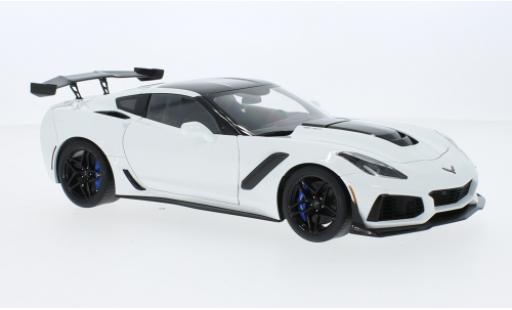 Modellautos Chevrolet Corvette 1/18 AUTOart (C7) ZR1 blanche 2019 Chevrolet Corvette 1/18 AUTOart (C7) ZR1 blanche 2019 modellautos