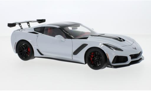 Modellautos Chevrolet Corvette 1/18 AUTOart (C7) ZR1 metallise gris clair 2019 Chevrolet Corvette 1/18 AUTOart (C7) ZR1 metallise gris clair 2019 modellautos