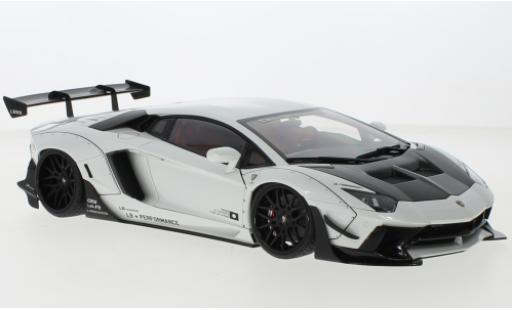 Modellautos Lamborghini Aventador 1/18 AUTOart LB-Works limited Edition metallise blanche/carbon Lamborghini Aventador 1/18 AUTOart LB-Works limited Edition metallise blanche/carbon modellautos