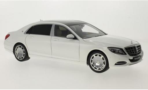 Modellautos Mercedes CLA 1/18 AUTOart Maybach S-classe (S600) (SWB) metallise blanche/noire 2015 Mercedes CLA 1/18 AUTOart Maybach S-classe (S600) (SWB) metallise blanche/noire 2015 modellautos