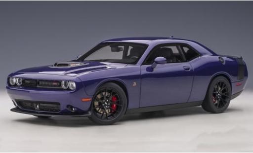 Modellautos Dodge Challenger 1/18 AUTOart 392 HEMI Scat Pack Shaker mettalic lila/matt-schwarz Dodge Challenger 1/18 AUTOart 392 HEMI Scat Pack Shaker mettalic lila/matt-schwarz modellautos