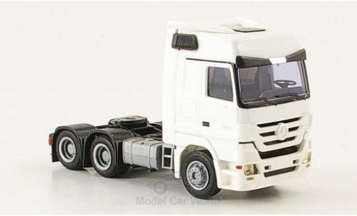Modellautos Mercedes Actros 1/87 AWM 2560 MP3 3-Achser Aerop. weiss Mercedes Actros 1/87 AWM 2560 MP3 3-Achser Aerop. weiss modellautos