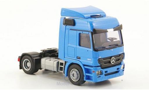 Modellautos Mercedes Actros 1/87 AWM MP3 L mit Windleitblechen blau Mercedes Actros 1/87 AWM MP3 L mit Windleitblechen blau modellautos