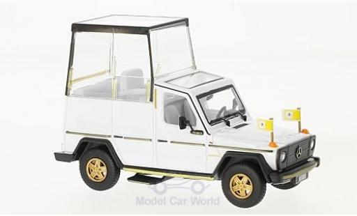 Modellautos Mercedes 230 1/43 Burago GE weiss PAPAMOBILE 2010 Mercedes 230 1/43 Burago GE weiss PAPAMOBILE 2010 modellautos