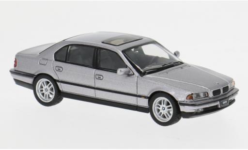 Bmw 750 1/64 Mini GT iL (E38) silber 1:64 modellautos