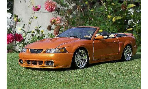 Ford Mustang 2003 1/18 Ut Models svt cabriolet orange juice modellautos