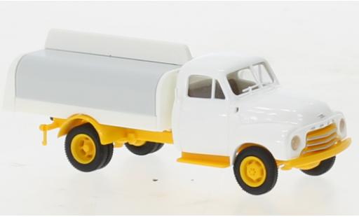 Modellautos Opel Blitz 1/87 Brekina Geränkeaufbau blanche/jaune 1952 Opel Blitz 1/87 Brekina Geränkeaufbau blanche/jaune 1952 modellautos