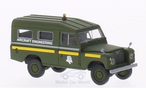 Modellautos Land Rover 109 1/18 Brekina County Station Wagon RAF Aircraft Engineering (GB) oliv Land Rover 109 1/18 Brekina County Station Wagon RAF Aircraft Engineering (GB) oliv modellautos