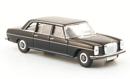 Modellautos Mercedes 220 1/87 Brekina D lang (W115) schwarz Mercedes 220 1/87 Brekina D lang (W115) schwarz modellautos