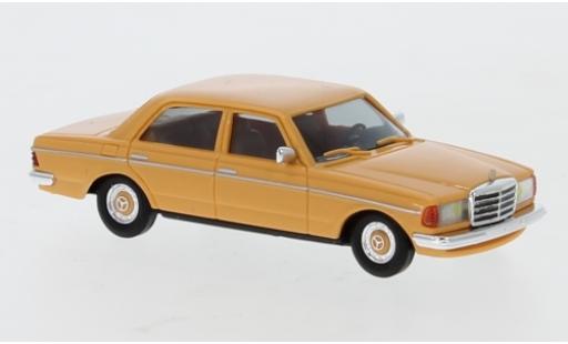 Mercedes Classe E 1/87 Busch (W123) 1977 avec jaune Scheinwerfern modellautos
