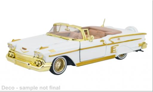 Chevrolet Impala 1/24 Motormax weiss/gold 1958 1:24 modellautos