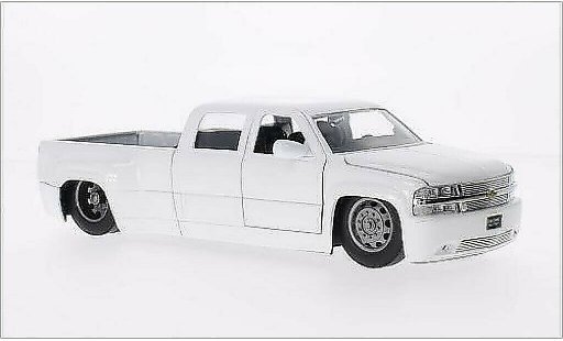 Chevrolet Silverado pickup 1/24 Jada Toys Dooley weiss 1999 modellautos