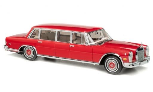 Modellautos Mercedes 600 1/18 CMC Pullman (W100) rot 1972 Roter Baron Charles M. Schulz Mercedes 600 1/18 CMC Pullman (W100) rot 1972 Roter Baron Charles M. Schulz modellautos