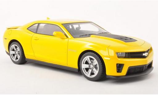 Chevrolet Camaro 1/18 CMF ZL1 gelb 2011 modellautos