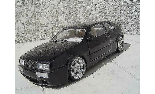 Volkswagen Corrado VR6 1/18 Revell jantes porsche modellautos