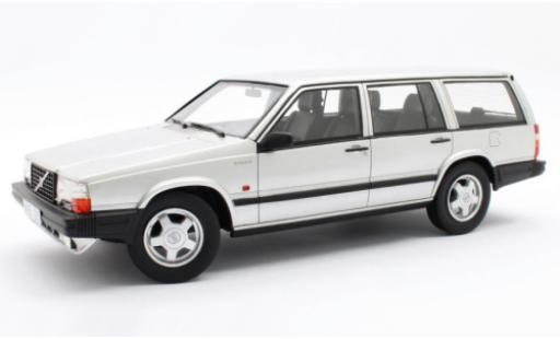 Modellautos Volvo 740 1/18 Cult Scale Models Turbo Estate silber 1988 Volvo 740 1/18 Cult Scale Models Turbo Estate silber 1988 modellautos