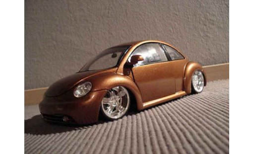Volkswagen New Beetle Base 1/18 Maisto lv up modellautos